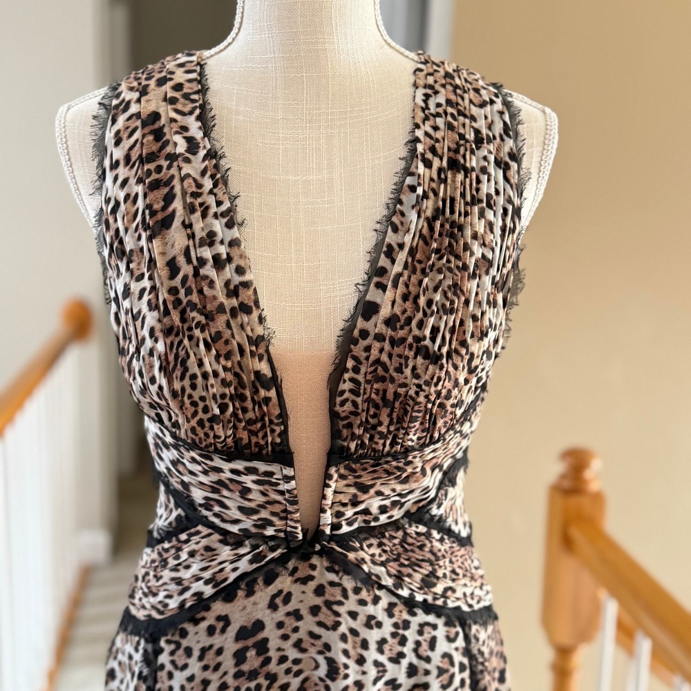 Mandalay Evening Gown Grey Leopard Print Silk V-Neck Maxi Evening Dress - Picture 3 of 16